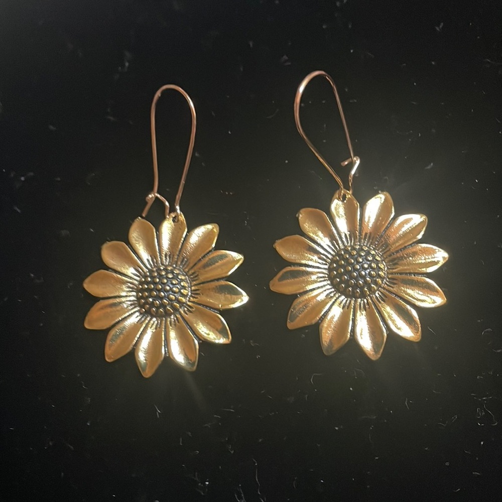 Gold fashion sunflower earrings